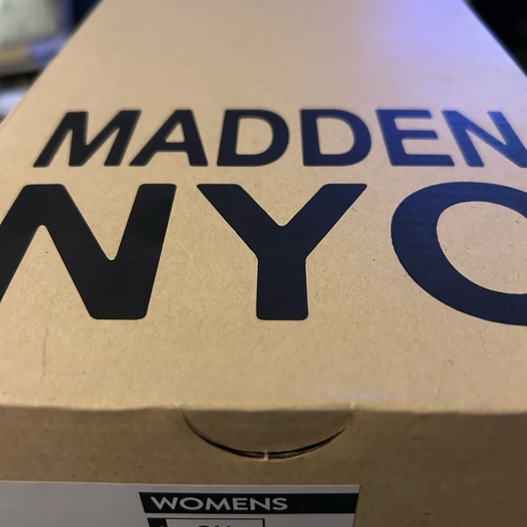 NWT! Madden NYC Women's Illie City Black Ankle Strap Block Heel Sandals 9.5 - Picture 12 of 13